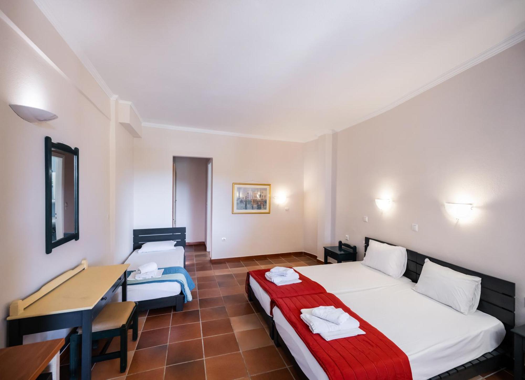 Ionio Hotel Nikiana Esterno foto