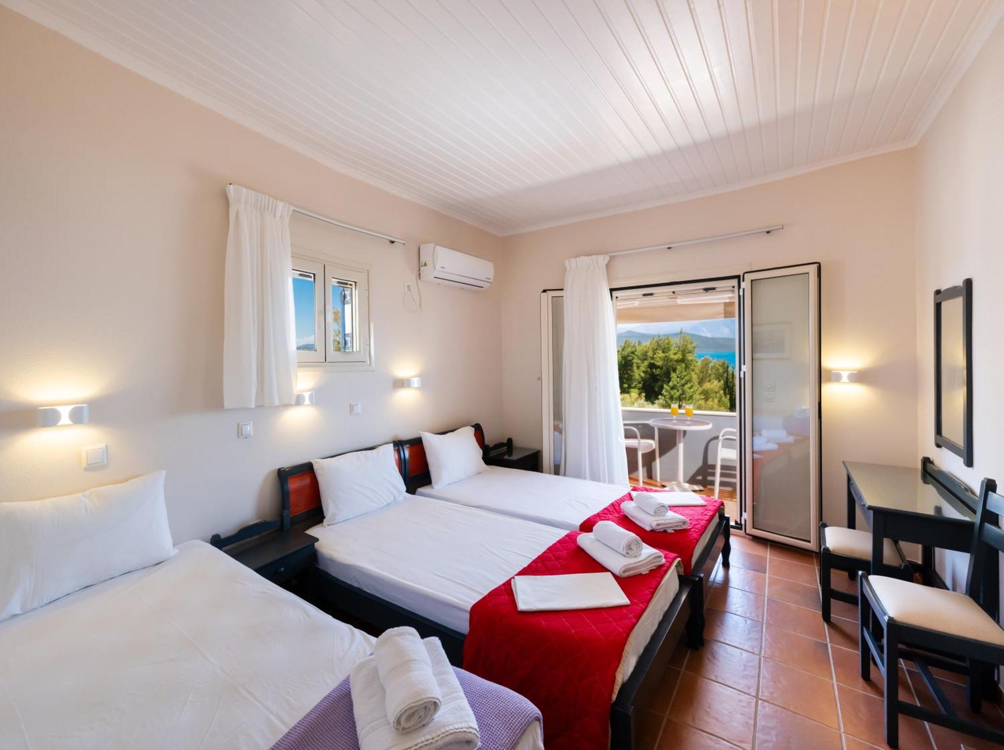 Ionio Hotel Nikiana Esterno foto