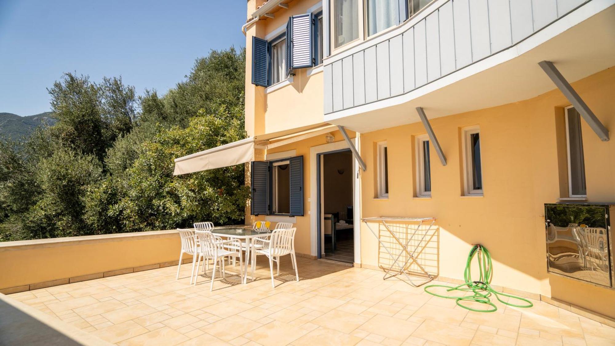 Ionio Hotel Nikiana Esterno foto